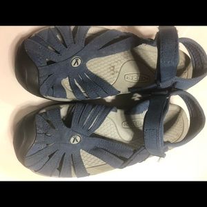 Keen’s women’s 6.5 sandal blue